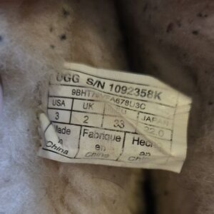 UGG Girl's Shearling Boot - Natural Cream Interior